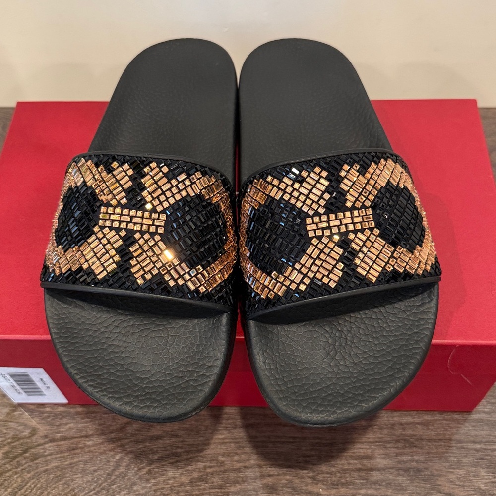 Salvatore Ferragamo Black and Gold Cristal Patterned Sandals. Authentic. Size 9